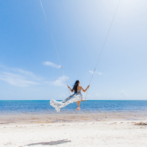 Milla Hydrangea Chic off-the-shoulder floral maxi dress ,Size S - Picture 6 of 11